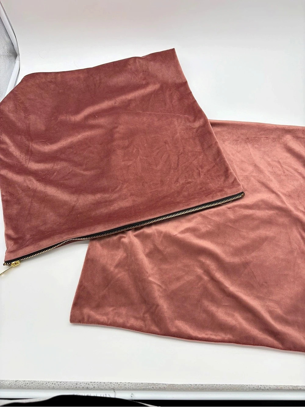 Pottery Barn Velvet-Style Zipper Pillow Cover Bag in Dusty Rose Set of 2